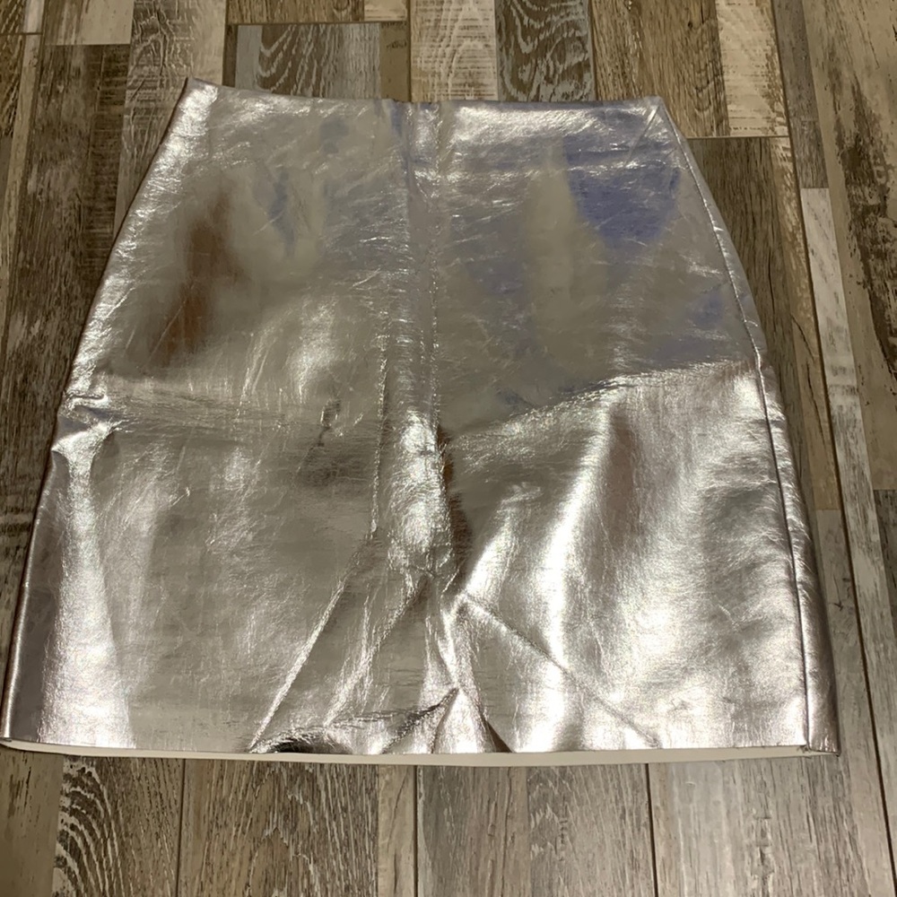 H & M Silver Faux Leather Mini Skirt Club wear Party Disco Metallic Size:4 NWT